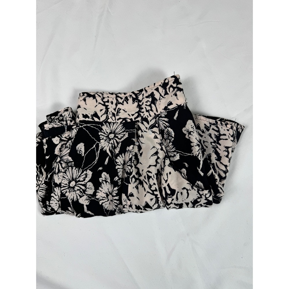 Free People Black Cream Floral High Waisted Shorts Size 2 Side Zip Pocket - Picture 9 of 9